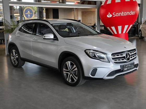 MERCEDES-BENZ GLA 200 1.6 CGI FLEX STYLE 7G-DCT